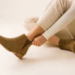 NisoloEva Everyday Chelsea Taupe Suede Boots - Boot -Belleville Boot shop Eva Everyday Chelsea Boot Taupe Suede 20230830162102 3