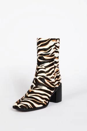 Intentionally BlankPG Boots - Safari 1 Intentionally BlankPG Boots - Safari