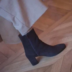 Anne ThomasMimo Wild Pepper Velvet Boots - Black