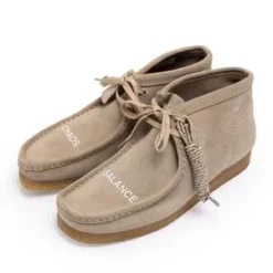 UndercoverUNDERCOVER X CLARKS WALLABEE BOOTS - BEIGE