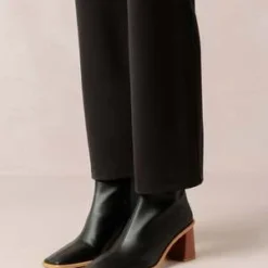 AlohasWest Cape Corn Leather Boots - Black